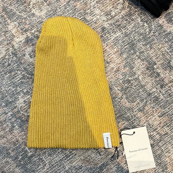 province of canada Accessories - Rust toque - Province of Canada